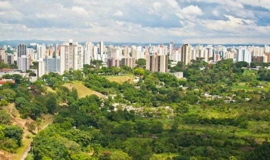 Banhado em São José dos Campos, o cartão portal da cidade