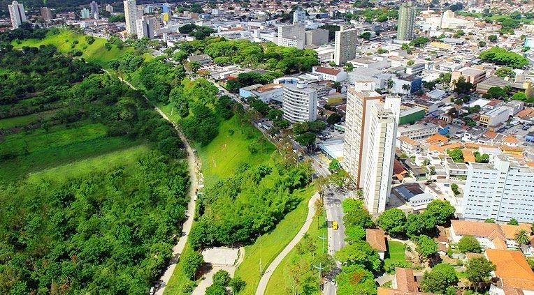 Banhado em São José dos Campos, o cartão portal da cidade