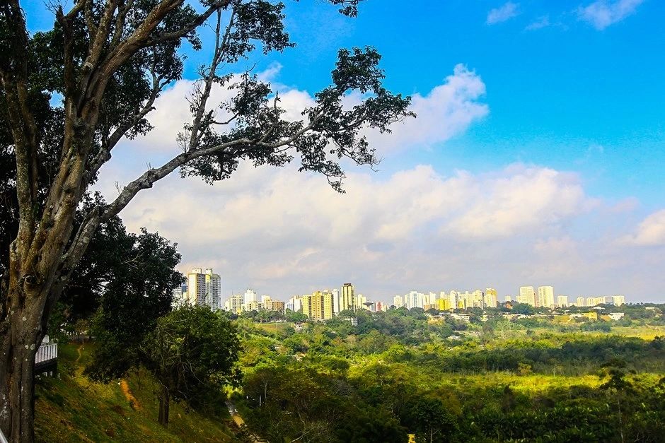 Banhado em São José dos Campos, o cartão portal da cidade